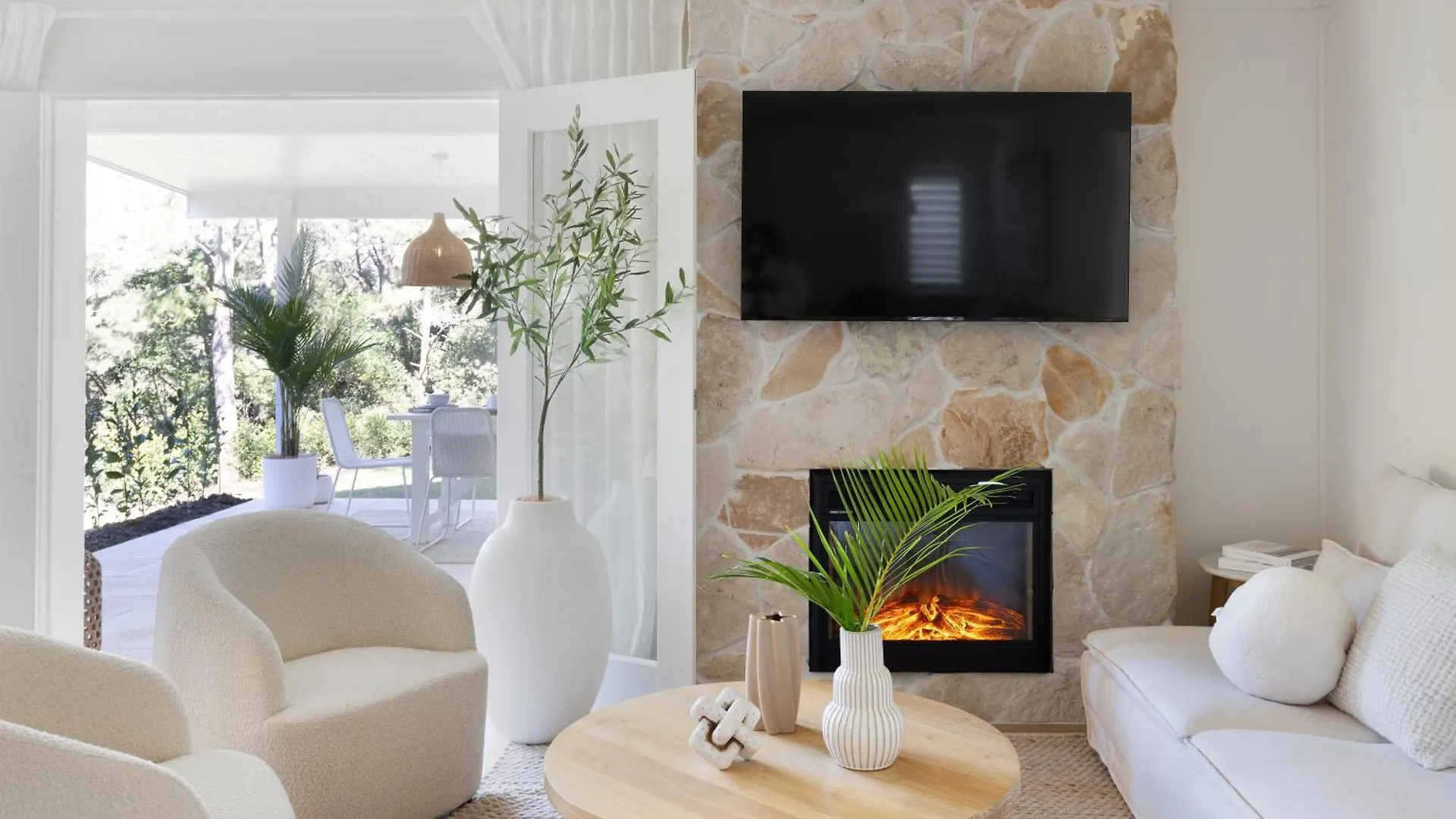 'Havana House' Montville - Luxury From Just 75 Pp Per Night!